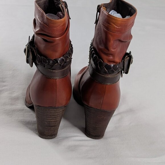 L'Artiste Brown Cognac Leather Braided Buckle Stacked Heel Boots - Picture 5 of 8
